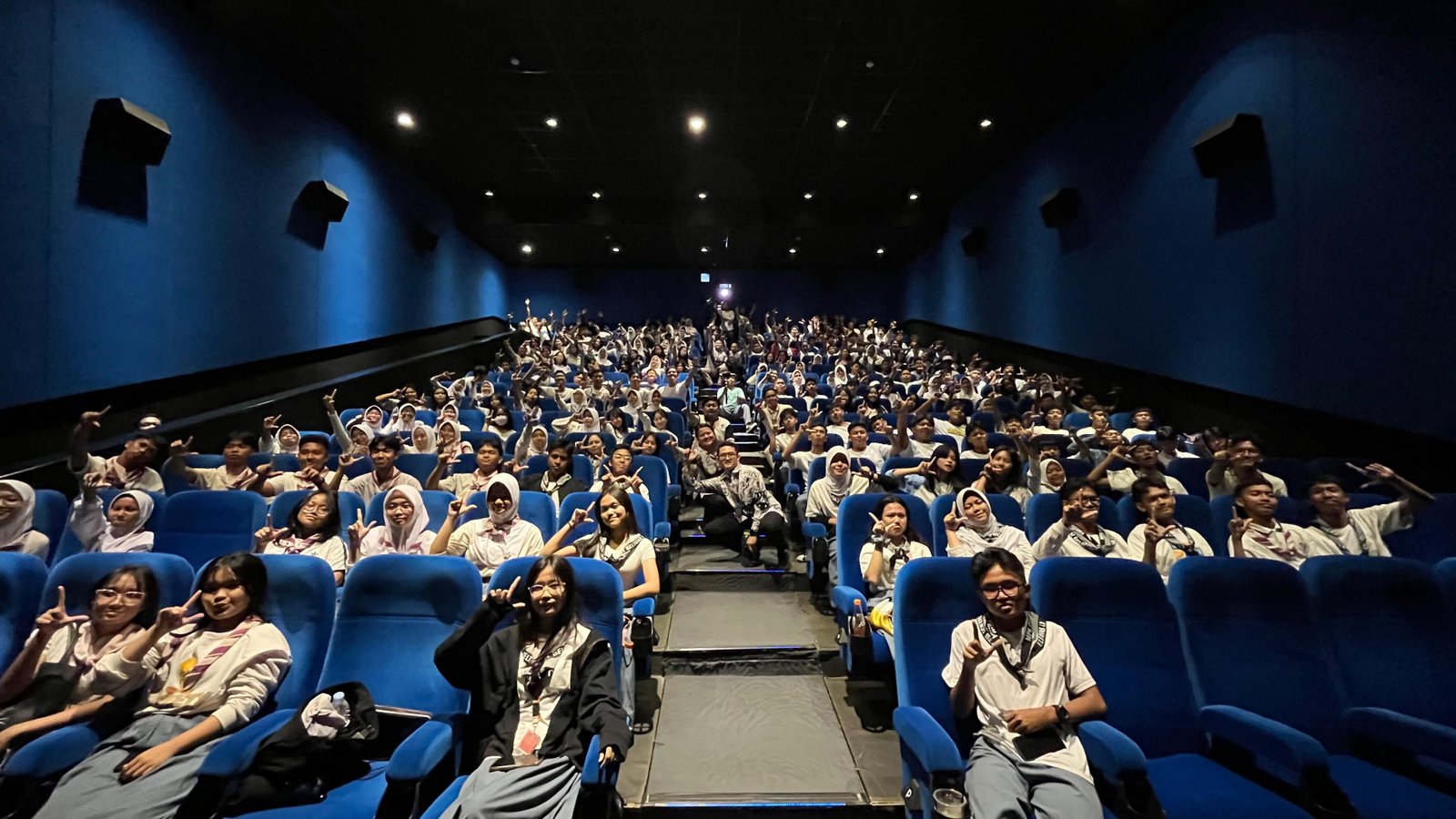 Nonton Bersama Film "BELIEVE – Takdir, Mimpi, Keberanian" Kolaborasi dengan Itjen TNI
